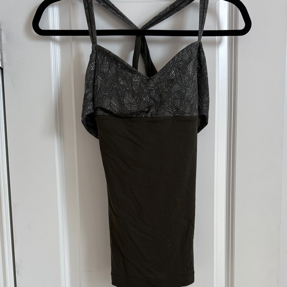 Lululemon top